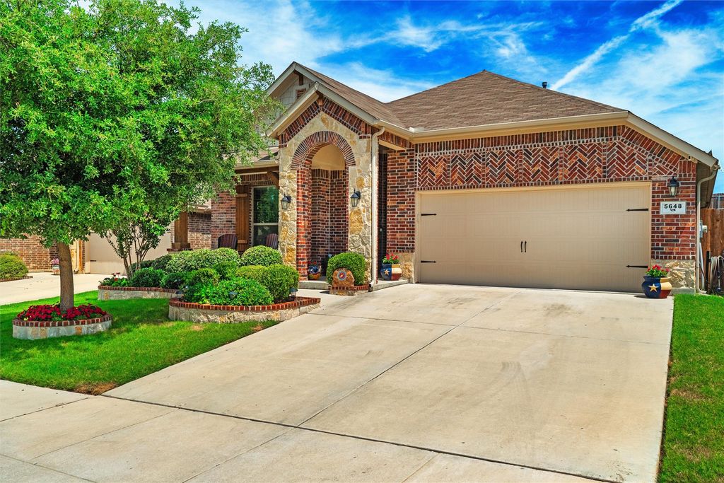 5648 Salt Springs Drive, Fort Worth, TX 76179