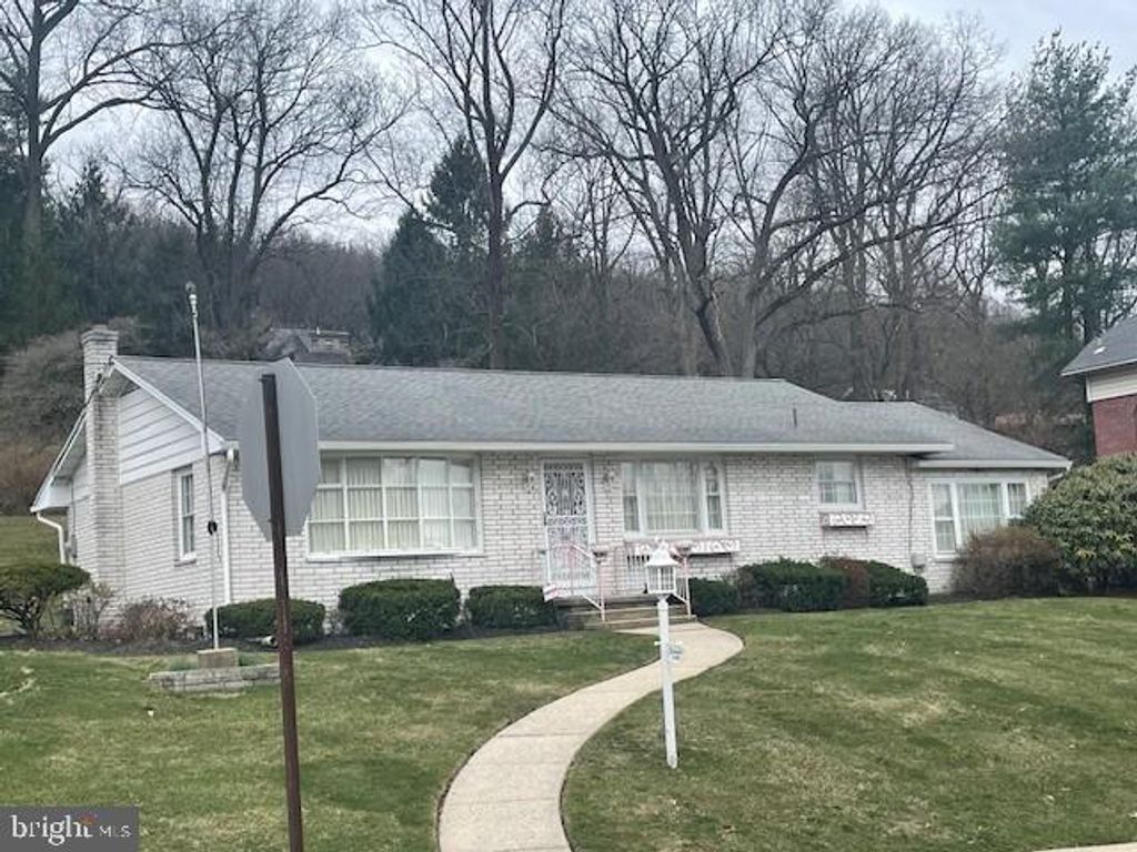 2146 FAIRVIEW AVE, Reading, PA 19606