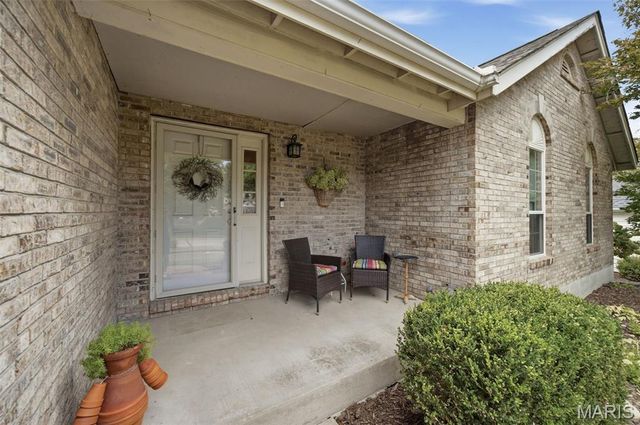 16337 Centerpointe Drive, Grover, MO 63040