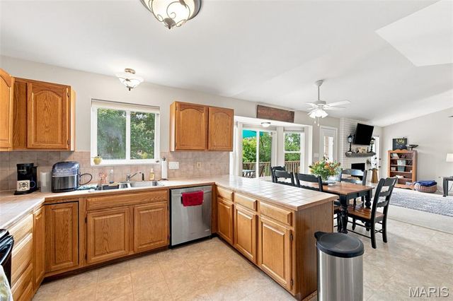 16337 Centerpointe Drive, Grover, MO 63040