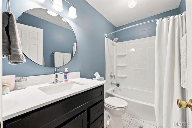 16337 Centerpointe Drive, Grover, MO 63040