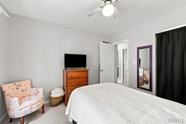 16337 Centerpointe Drive, Grover, MO 63040