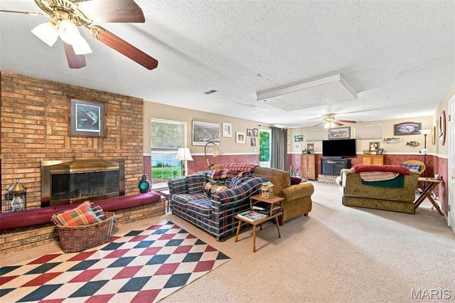 16337 Centerpointe Drive, Grover, MO 63040