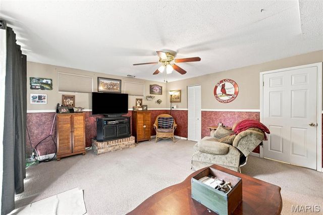16337 Centerpointe Drive, Grover, MO 63040