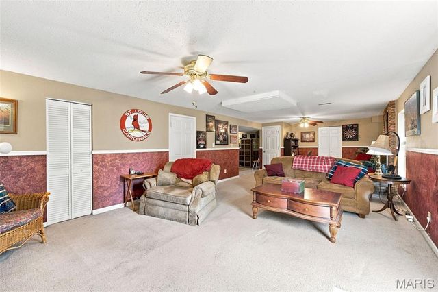 16337 Centerpointe Drive, Grover, MO 63040