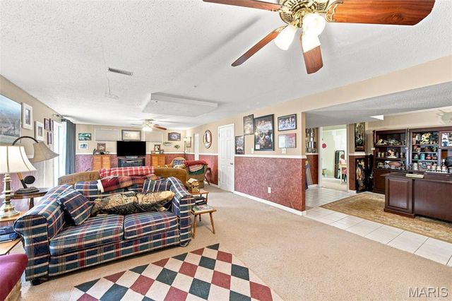 16337 Centerpointe Drive, Grover, MO 63040