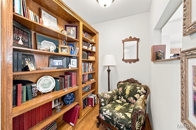 16337 Centerpointe Drive, Grover, MO 63040