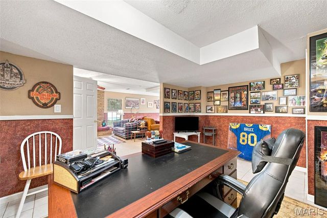 16337 Centerpointe Drive, Grover, MO 63040