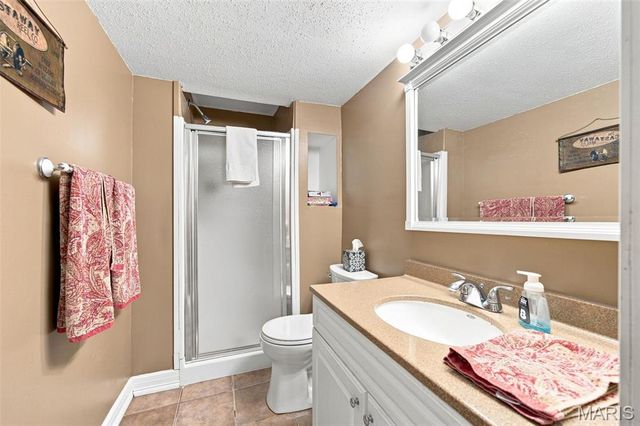 16337 Centerpointe Drive, Grover, MO 63040