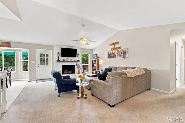 16337 Centerpointe Drive, Grover, MO 63040