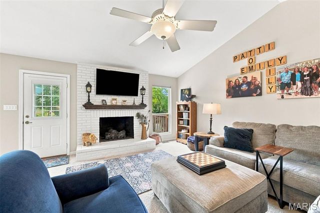16337 Centerpointe Drive, Grover, MO 63040