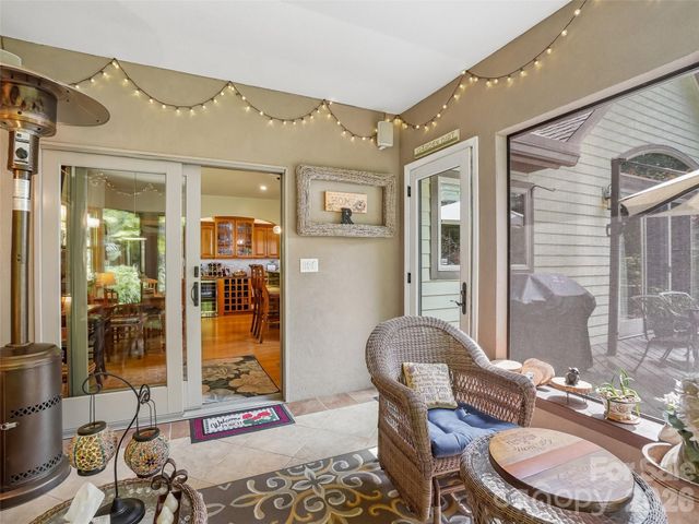 300 Pinnacle Peak Lane, Flat Rock, NC 28731
