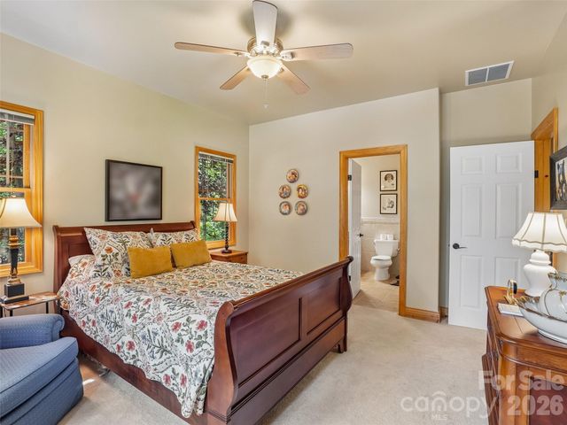 300 Pinnacle Peak Lane, Flat Rock, NC 28731