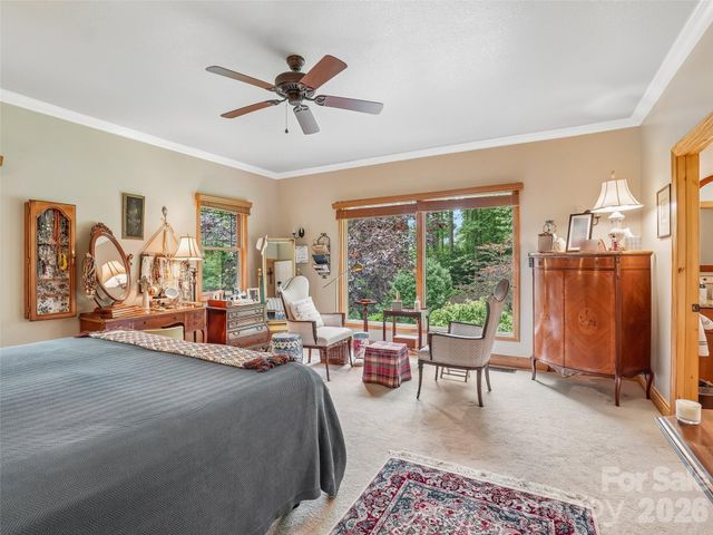 300 Pinnacle Peak Lane, Flat Rock, NC 28731