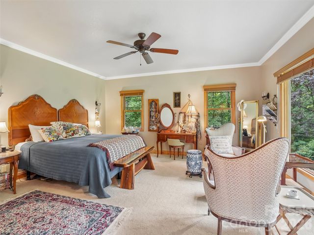 300 Pinnacle Peak Lane, Flat Rock, NC 28731