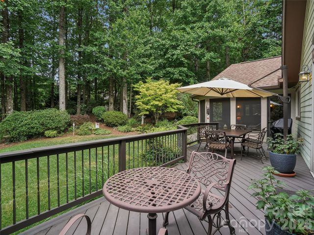 300 Pinnacle Peak Lane, Flat Rock, NC 28731