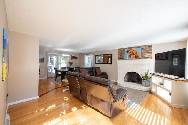 24 Grace Drive, Nashua, NH 03062