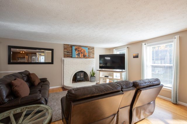 24 Grace Drive, Nashua, NH 03062