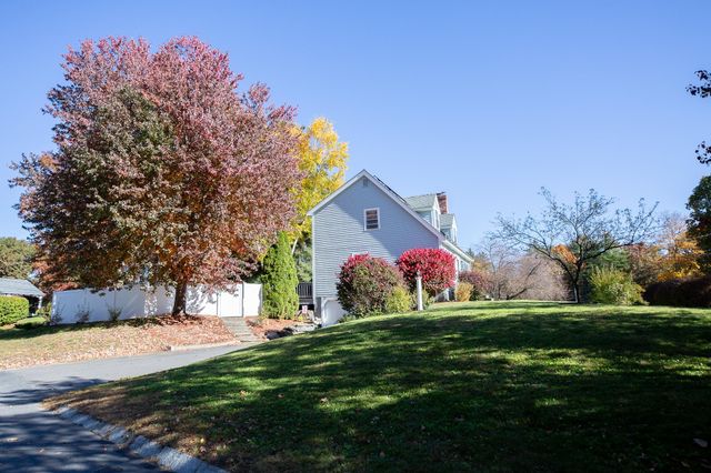 24 Grace Drive, Nashua, NH 03062