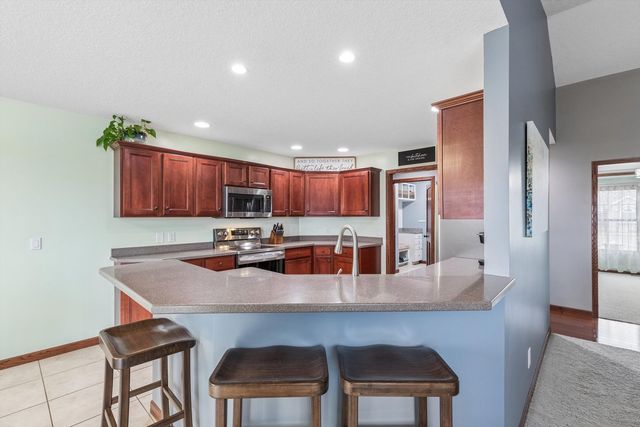 1008 W Scott Street, Eldridge, IA 52748