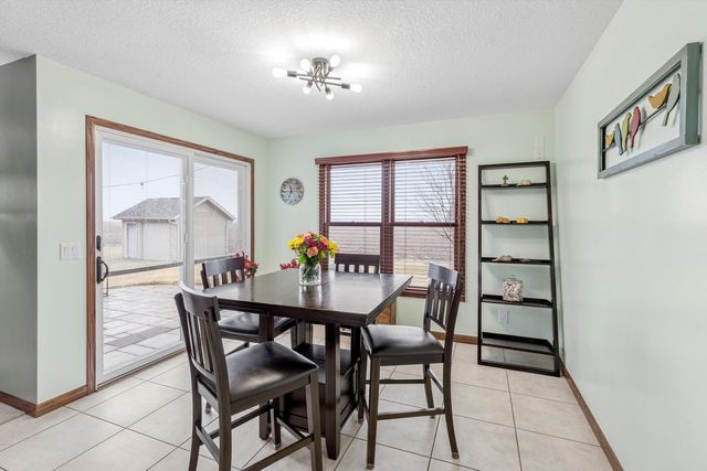 1008 W Scott Street, Eldridge, IA 52748