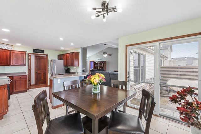 1008 W Scott Street, Eldridge, IA 52748