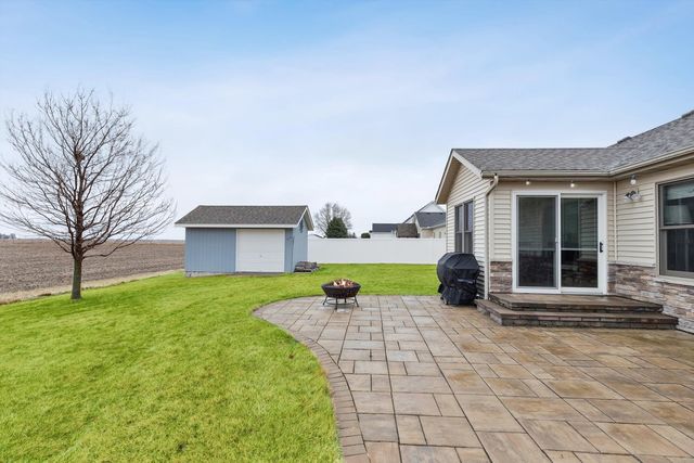 1008 W Scott Street, Eldridge, IA 52748