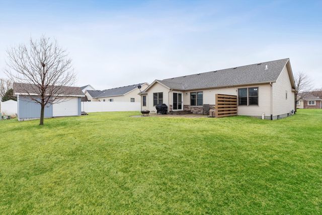 1008 W Scott Street, Eldridge, IA 52748