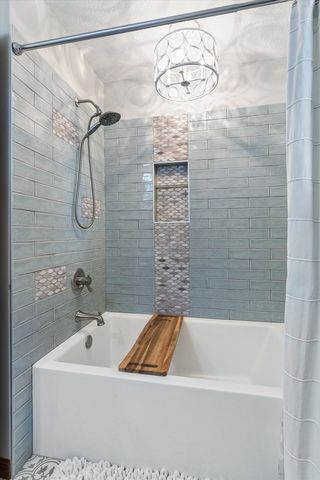 1008 W Scott Street, Eldridge, IA 52748