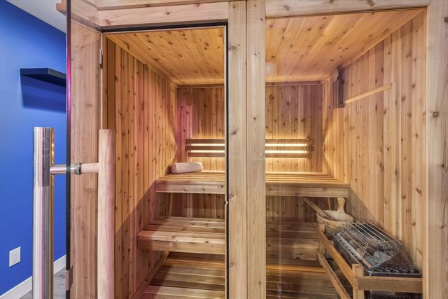 1008 W Scott Street, Eldridge, IA 52748