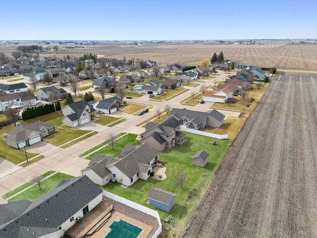 1008 W Scott Street, Eldridge, IA 52748