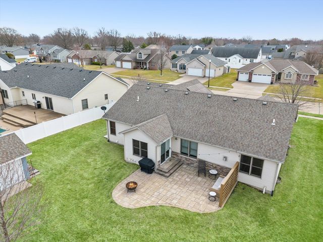 1008 W Scott Street, Eldridge, IA 52748