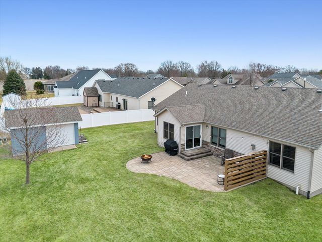 1008 W Scott Street, Eldridge, IA 52748