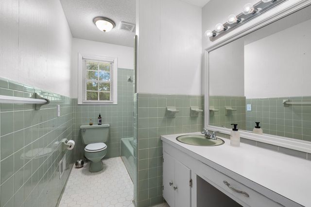 300 N Green Street, Williamston, SC 29697