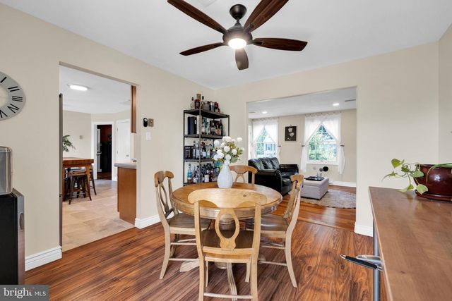 4 SUNSET DR, Douglassville, PA 19518