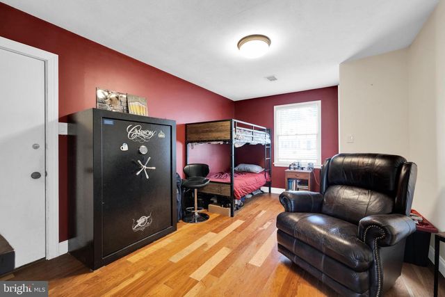4 SUNSET DR, Douglassville, PA 19518