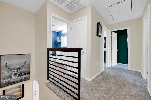 4 SUNSET DR, Douglassville, PA 19518