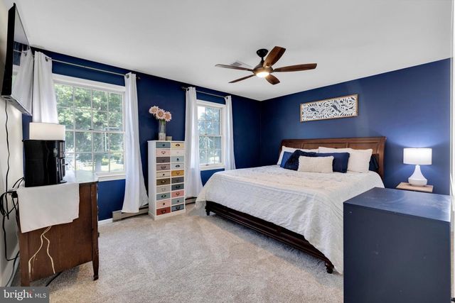 4 SUNSET DR, Douglassville, PA 19518