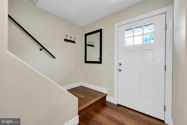 4 SUNSET DR, Douglassville, PA 19518