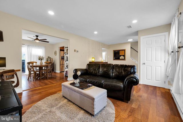 4 SUNSET DR, Douglassville, PA 19518