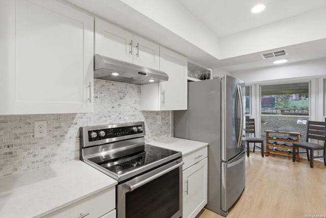 10635 JANET LEE DR, San Antonio, TX 78230