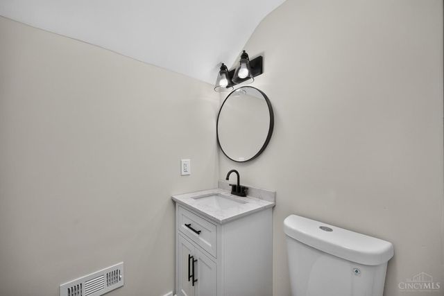 5974 Winnetka Drive, Sycamore Twp, OH 45236