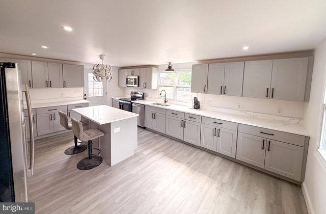 575 N BROADWAY, Deepwater, NJ 08023