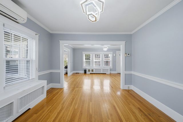 125 Upham St, Lowell, MA 01851