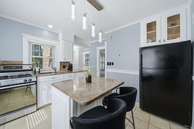 125 Upham St, Lowell, MA 01851