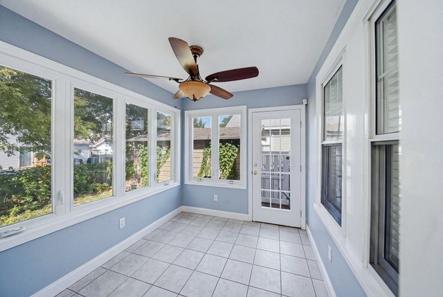 125 Upham St, Lowell, MA 01851