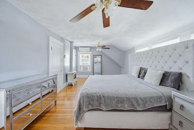 125 Upham St, Lowell, MA 01851