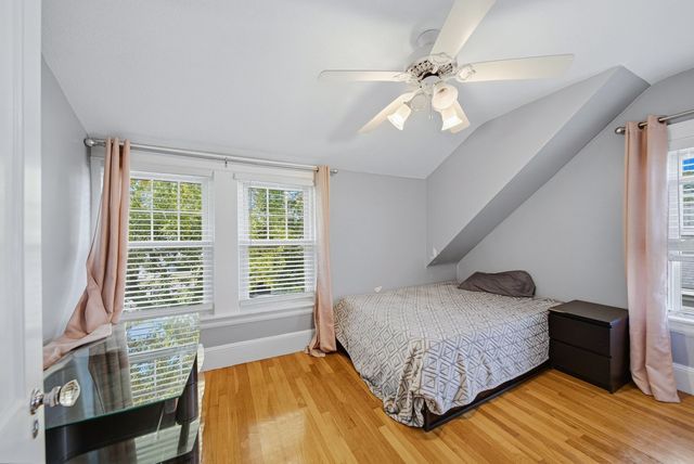 125 Upham St, Lowell, MA 01851