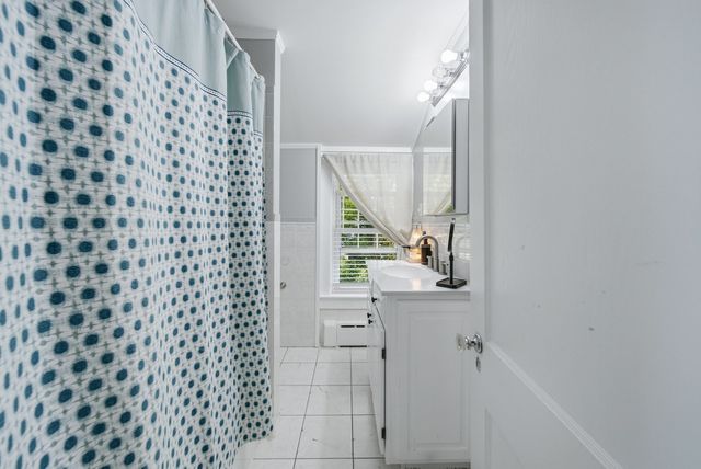 125 Upham St, Lowell, MA 01851