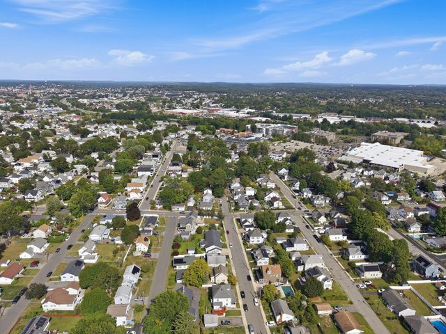 125 Upham St, Lowell, MA 01851